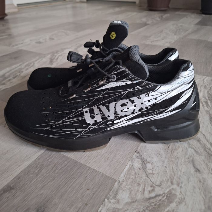 Bocanci de lucru cu bombeu Uvex nr 45