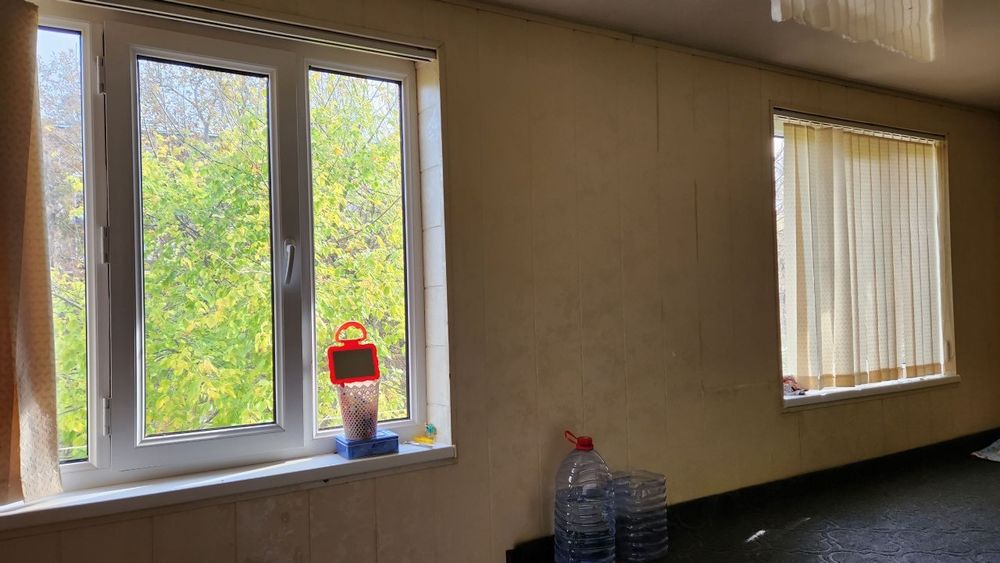 3 xonali kvartira sotiladi. Troyskiy rayon