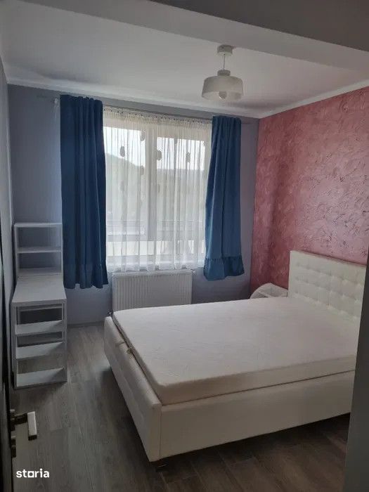 Apartament cu 3 camere, terasa de 25 mp, parcare, zona Razoare — fotografia 1
