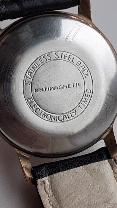 Часы наручные...