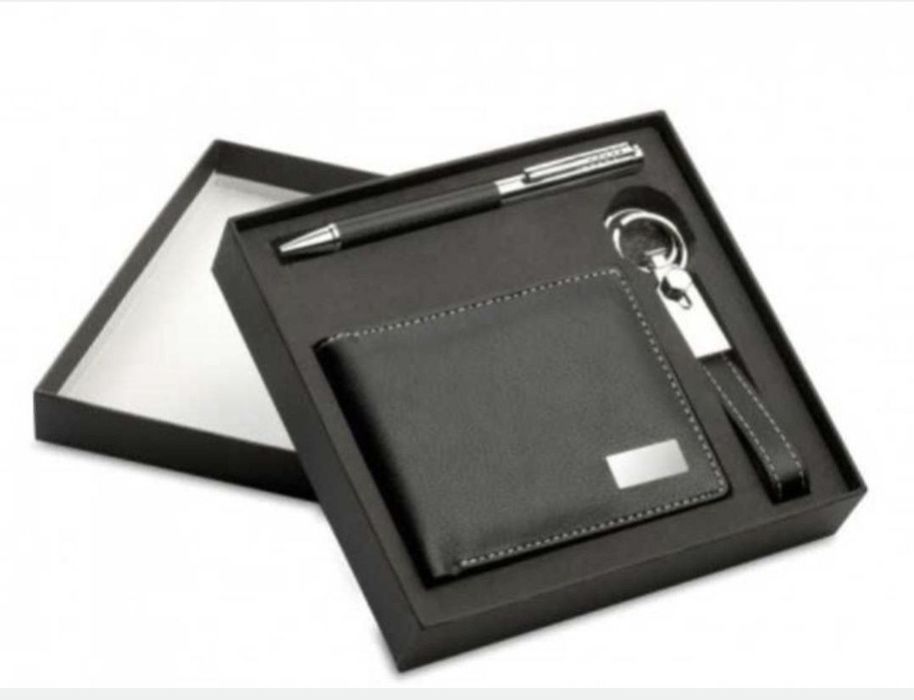 Portofel cu Set cadou: pix+breloc+portofel negru