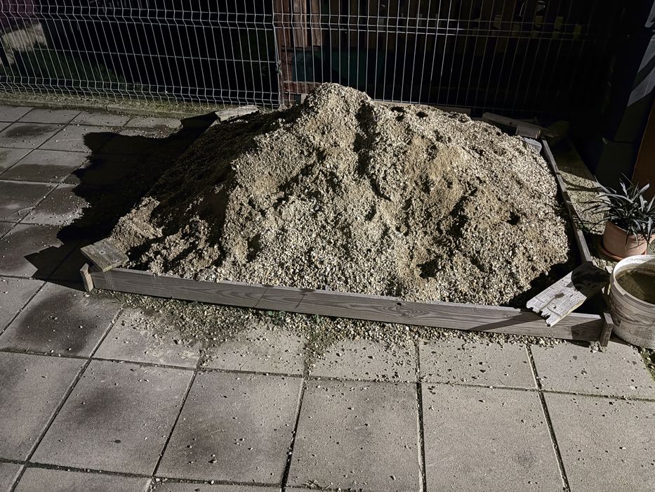 Donez aprox 1mc nisip