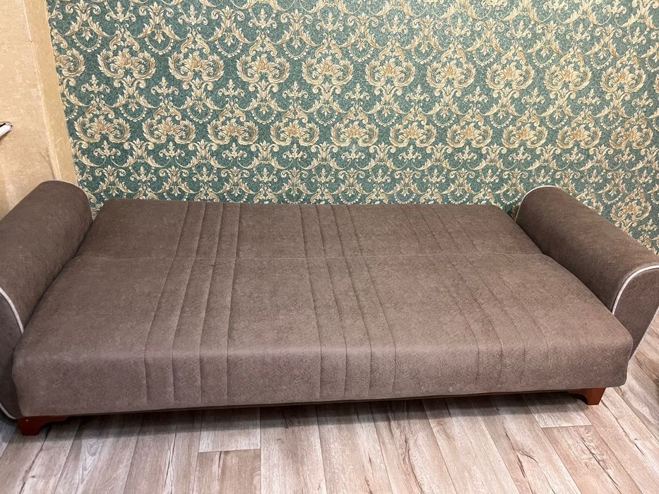 Диван в хорошем состоянии