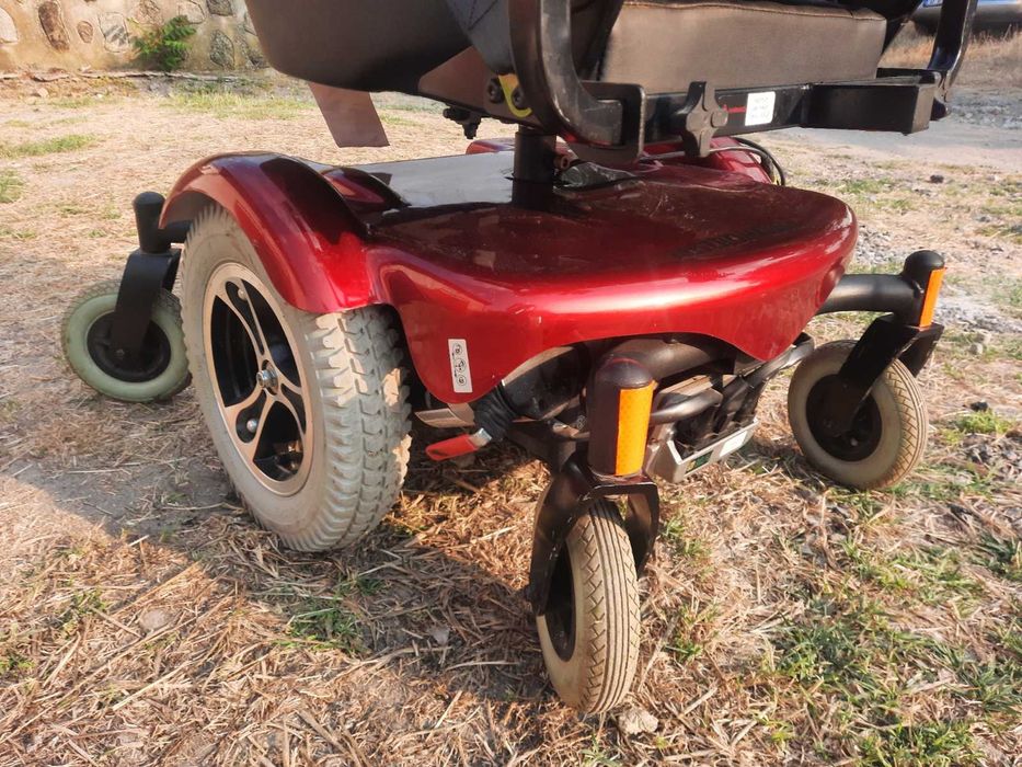 Инвалиден електрически стол с джойстик