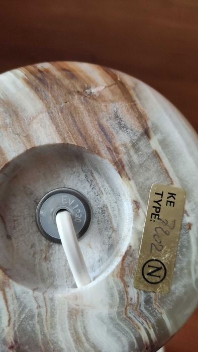 Масивна настолна лампа от естествен оникс и месинг