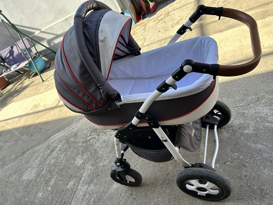 Carucior bebelusi