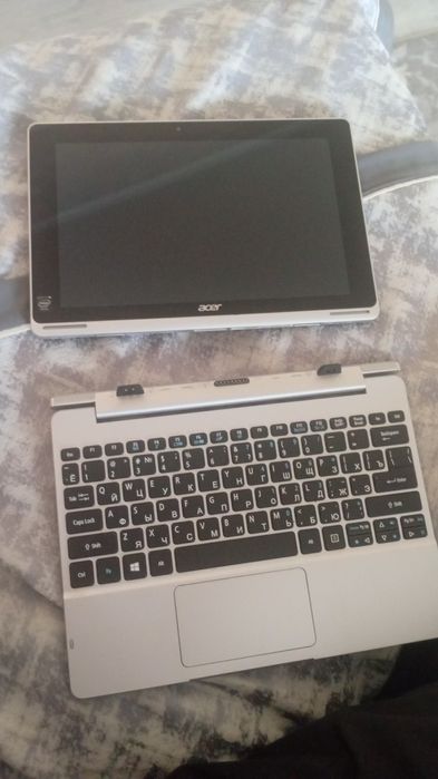 Планшет-ноутбук, 2 в1. Асер.