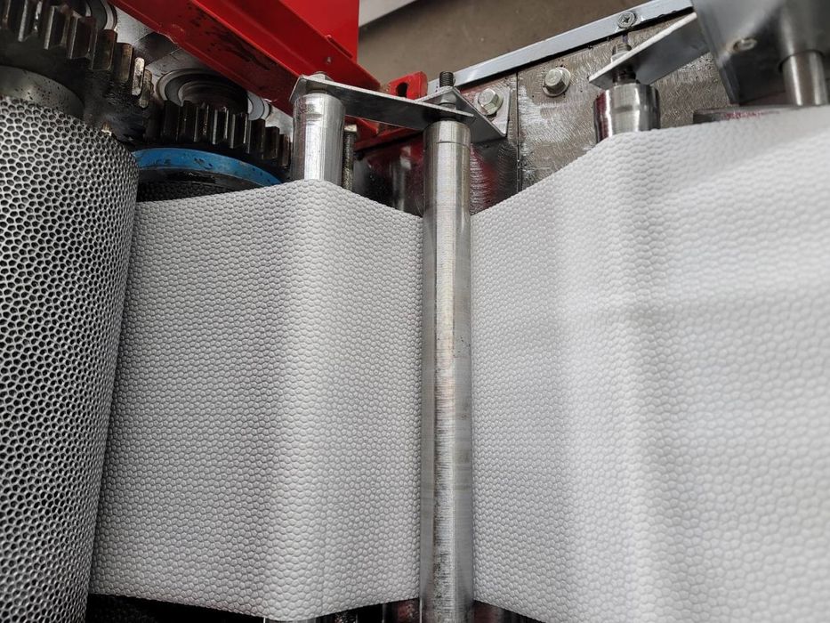 Salfetka ishlab chiqarish uskunasi sotiladi