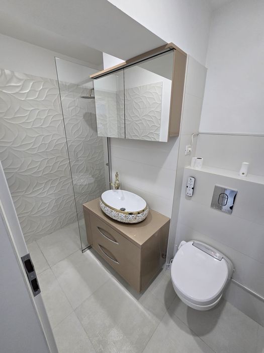 Inchiriez apartament 3 cam ultracentral