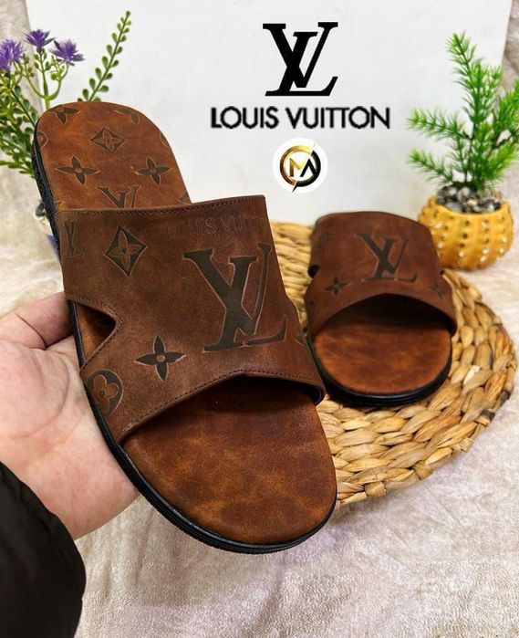 Мъжки чехли -много стилни