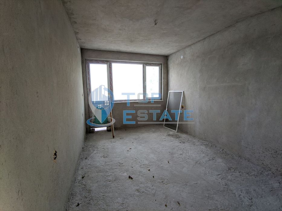 Продава се Къща в Стражица - 600 кв.м за 200 €/кв.м - Снимка #8