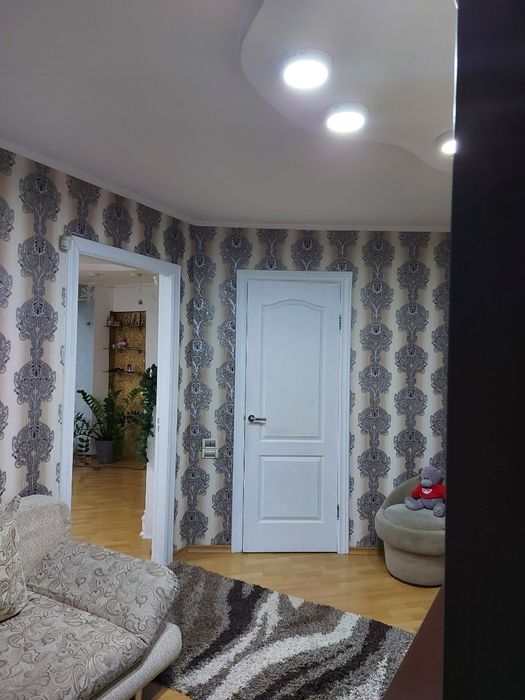 Продам 5-ти комнатную квартиру