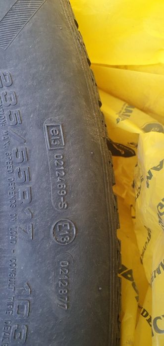 235/55/17 goodyear ultragrip 2 броя зимни гуми над  6мм