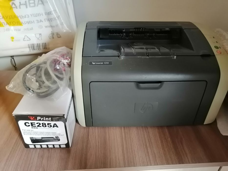 принтер лазерный НР 1010