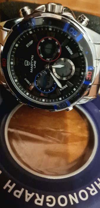 Ceas Martyn Line - dual time - chronograph - waterproof.
Ceas nou