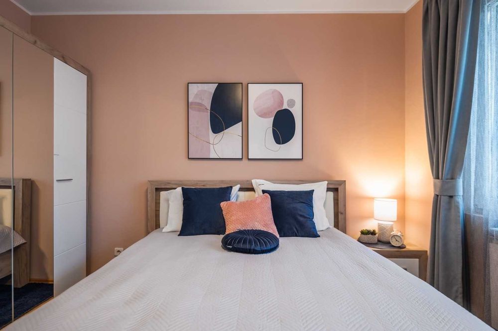 Дава се под наем Двустаен апартамент в София, Център - 78 кв.м за 510 € - Снимка #2