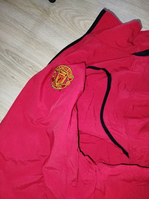 Продавам дрехи. ..