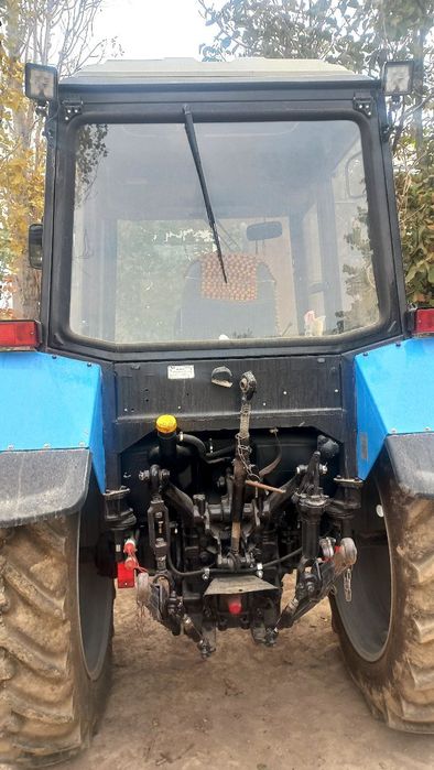 Traktor.82.1 sotiladi 680soat ishlagan Manzil Jizzax