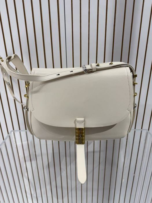 Нова дамска чанта Pinko черна и бяла