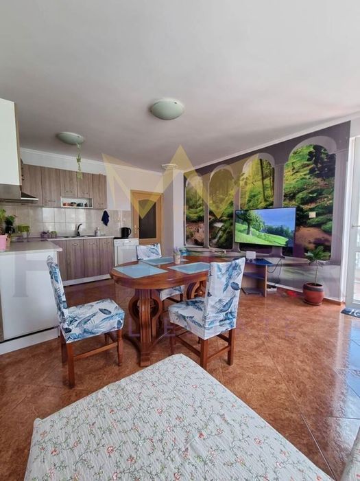 Продава се Тристаен апартамент в Поморие - 85 кв.м за 840 €/кв.м - Снимка #2