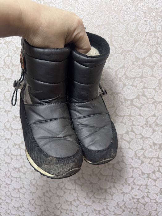 Продам детскую обувь