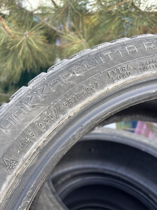 Шины Hakkapelitta 235/45 18 комплект