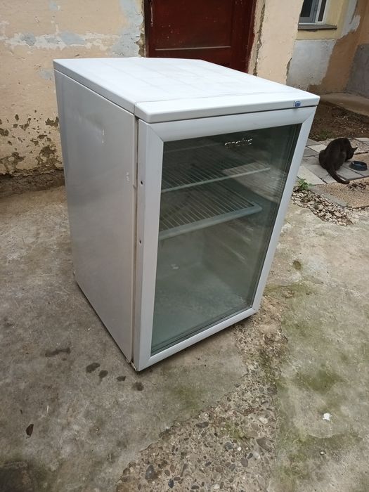 Vând frigider Arctic – dimensiuni 85x55