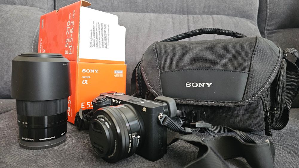 Sony A6300 + 2 Обектива + Чанта + SD Карти | Отлично Състояние