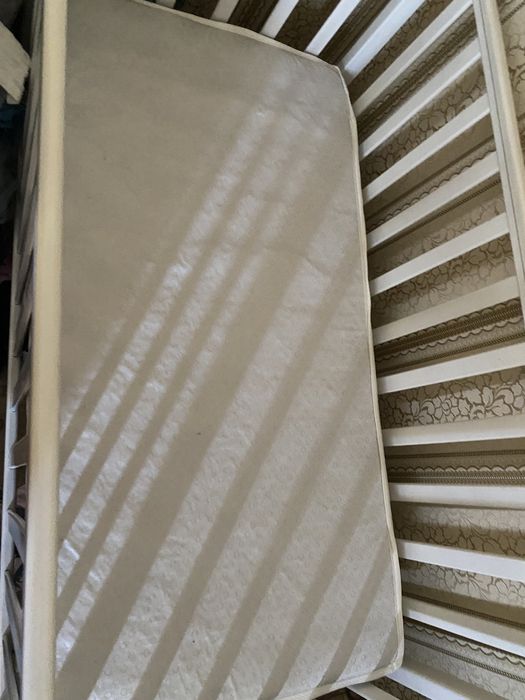 Продам детский манеж 35000 тг