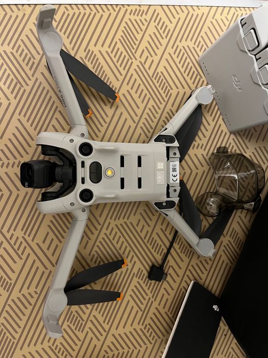 Dji mini 4 pro fly more combo + dji care refresh - 12.02.2027