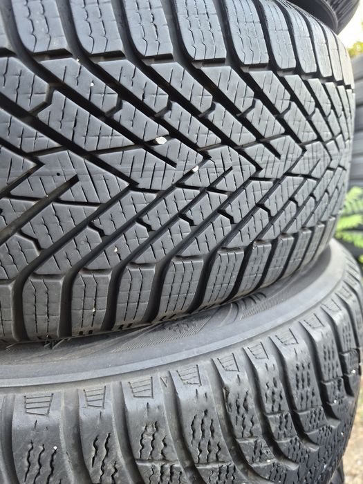 2бр. 205 55 16 Pirelli зимни.