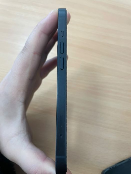 Vand IPhone 13 impecabil