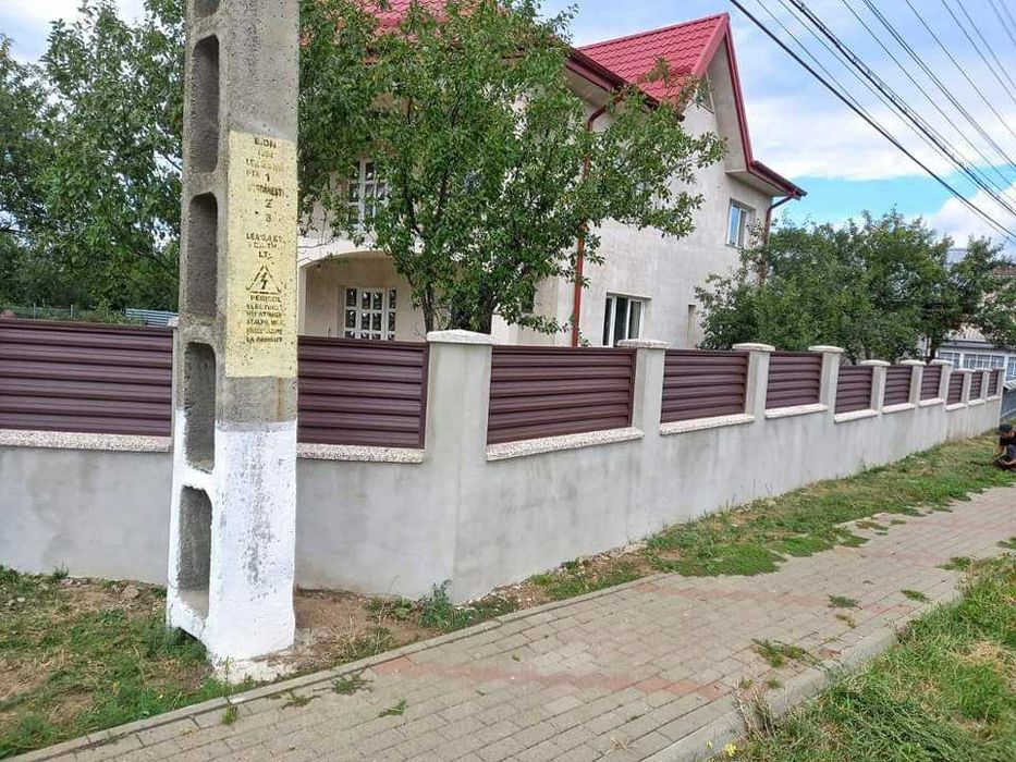 Garduri din panouri stil jaluzele, sipca metalica, tabla, plasa si BCA