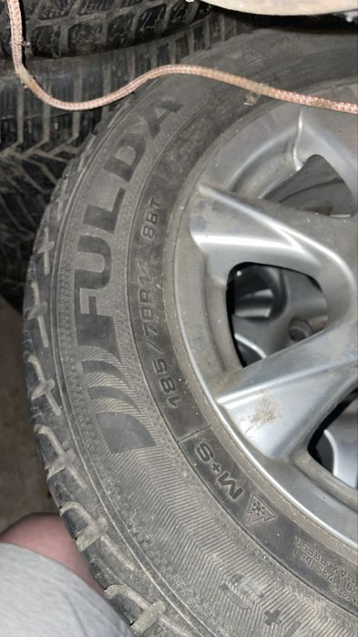 Jante 14” cu cauciucuri de iarnă 185/70 R14
