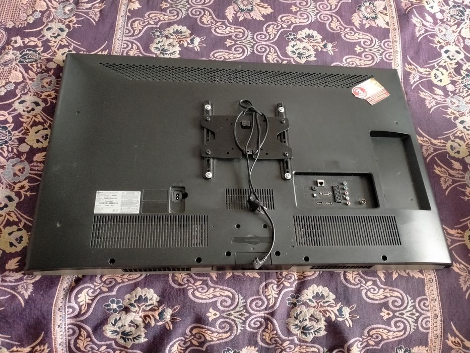 Продам телевизор LG