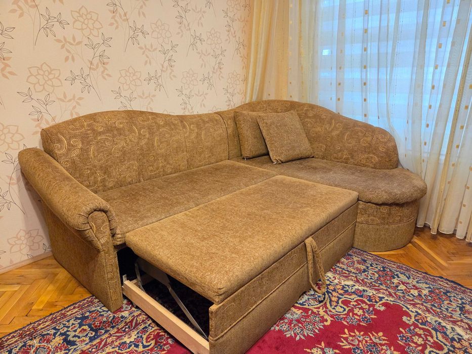 Разтегателен диван