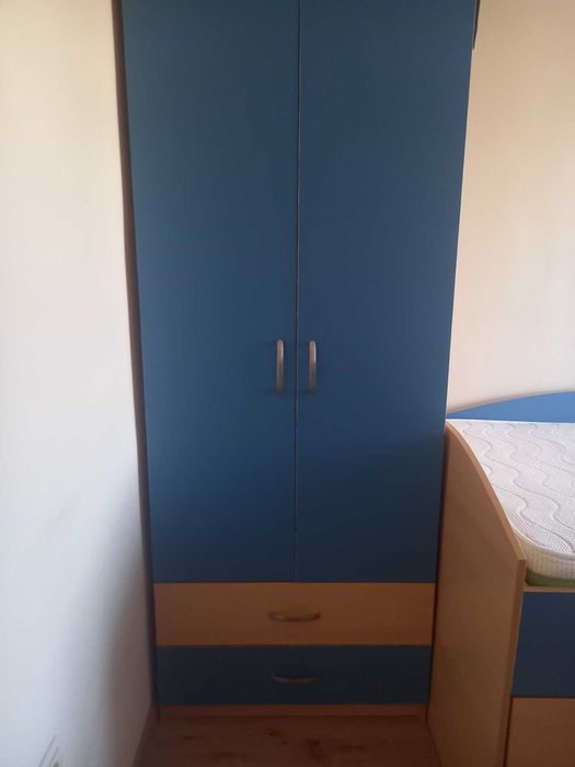 Продавам цялостно обзавеждане на детска стая