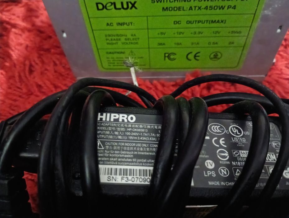 Vând tot ce se vede PC laptopuri