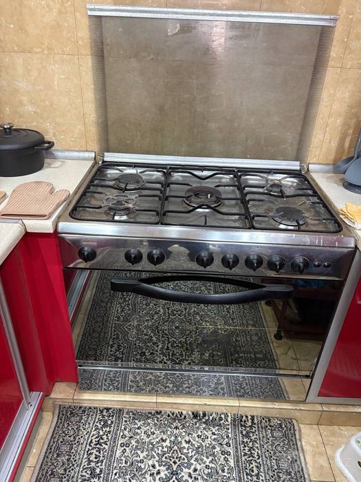 Продам газ плиту Indesit 5 конфорок
