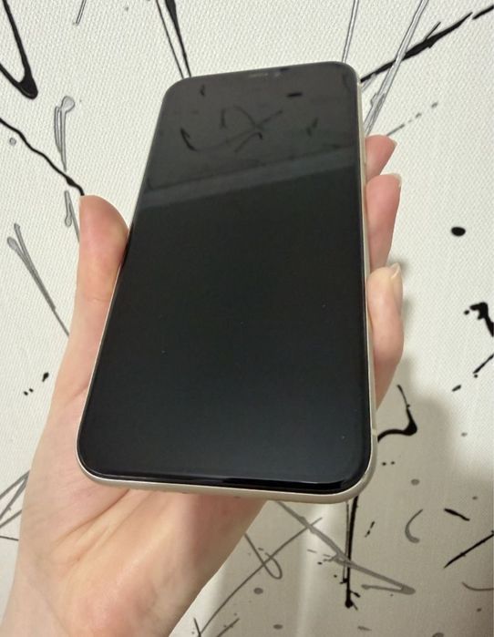 Продаётся Айфон 11, бу белый