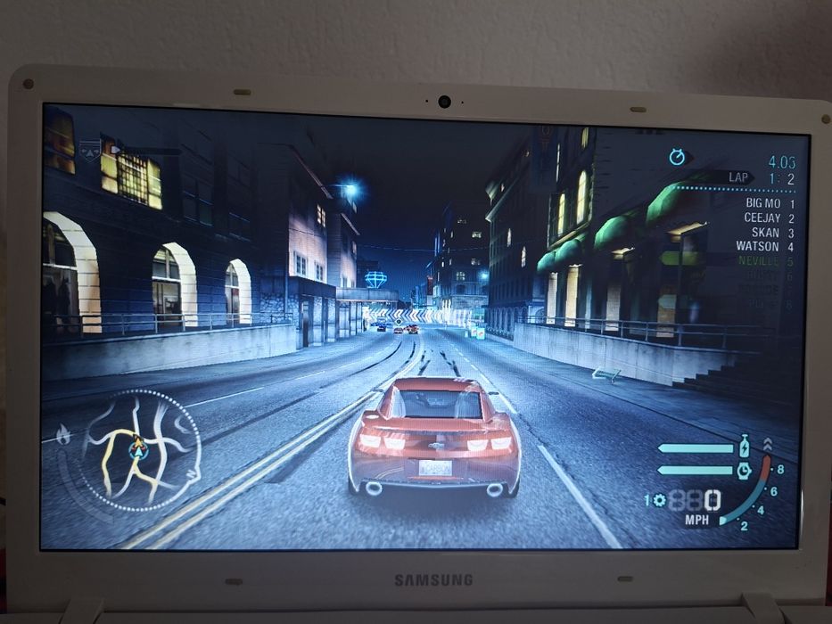 Laptop gaming Samsung cu jocuri instalate Gta 5,Fifa,Nfs