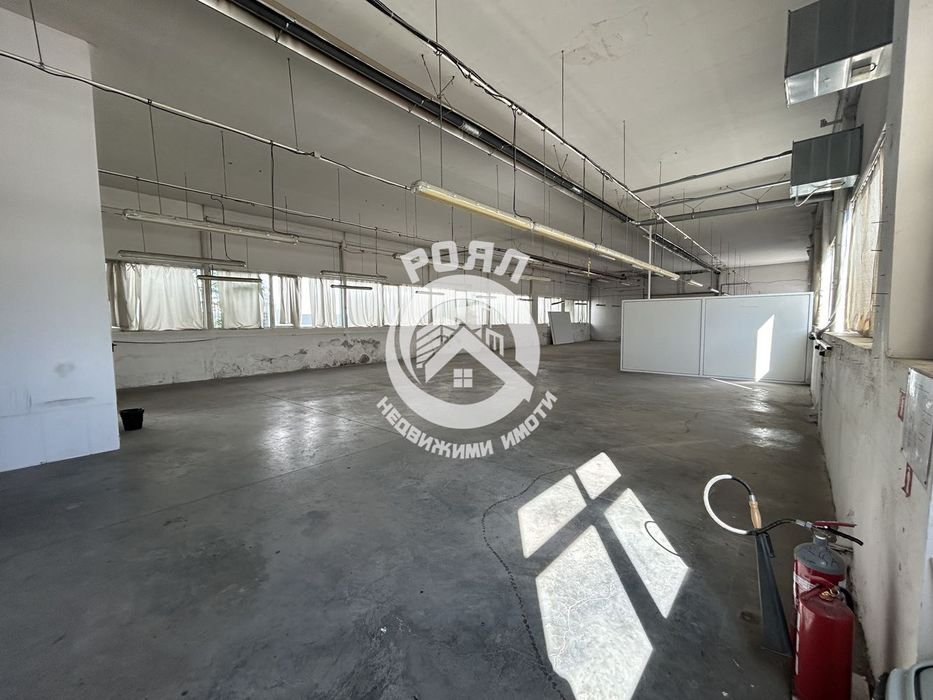 Дава се под наем Склад в Раковски - 375 кв.м за 1570.8 € - Снимка #4