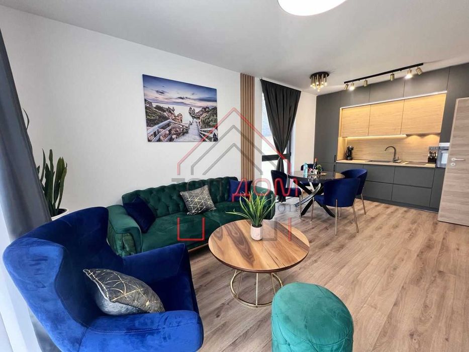 Дава се под наем Двустаен апартамент в к.к. Св.Св. Константин и Елена - 55 кв.м за 700 € - Снимка #1