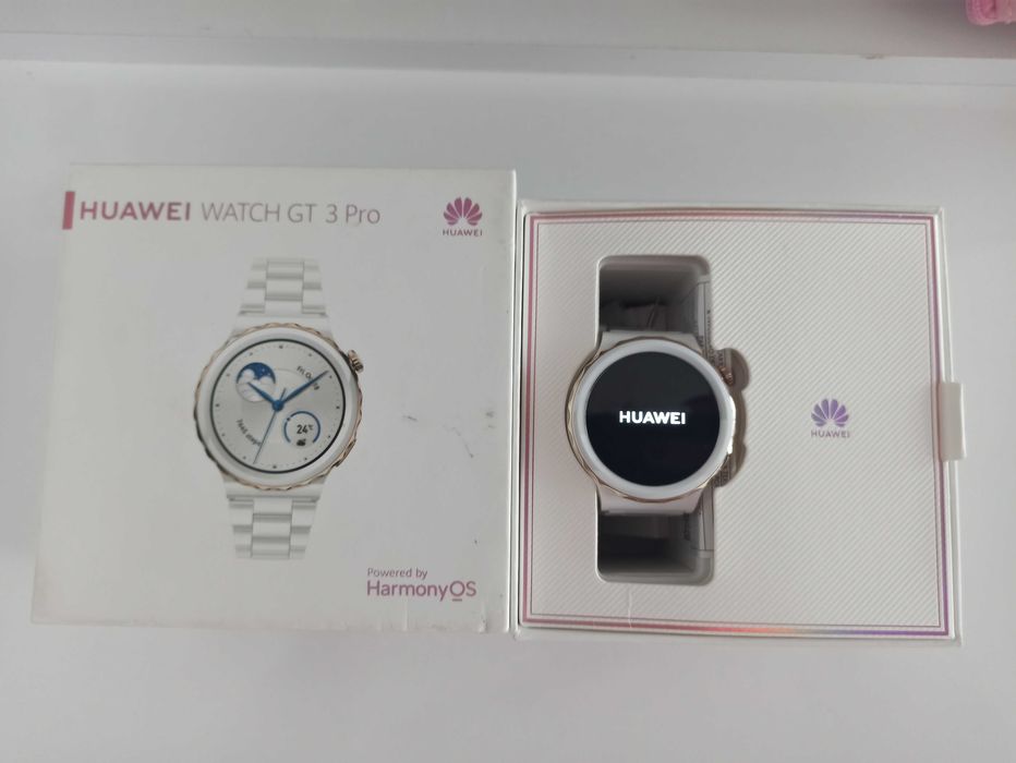 Часовник Huawei GT 3 Pro