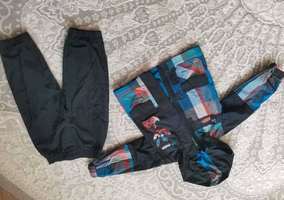 Демисезонный детский костюм 98р.