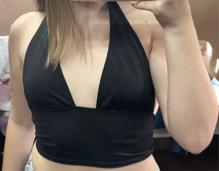 Top negru H&M pentru petreceri – stil simplu, efect maxim