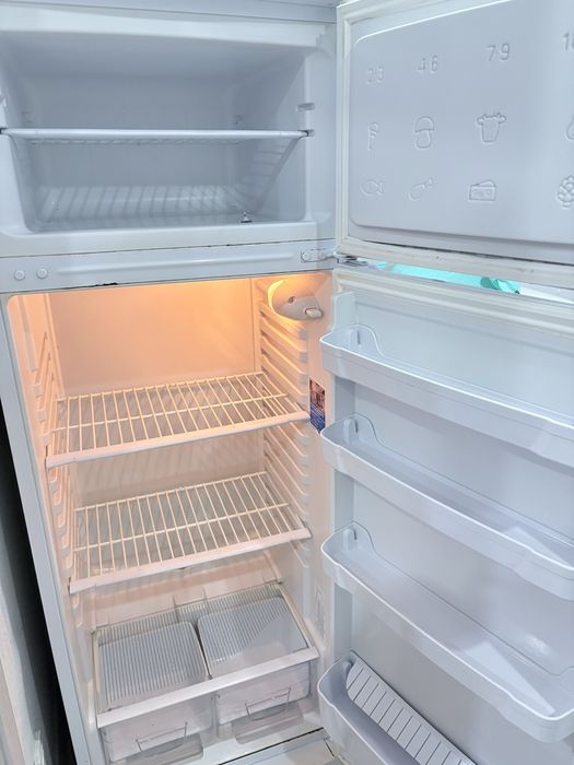 Холодильник «Indezit» .