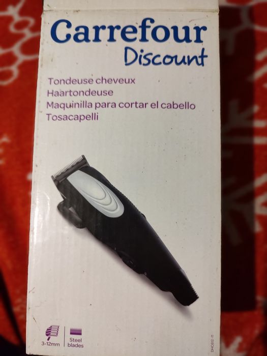 Vând aparat tuns și barbă