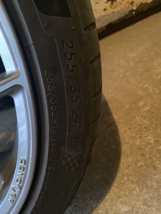 Vand 3 anvelope de vara  255/35/19