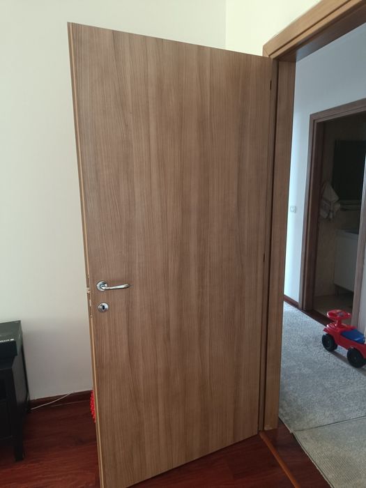 Продам межкомнатные двери 8 шт